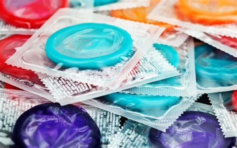 Blowjob ohne Kondom gegen Aufpreis Erotik Massage Bernburg